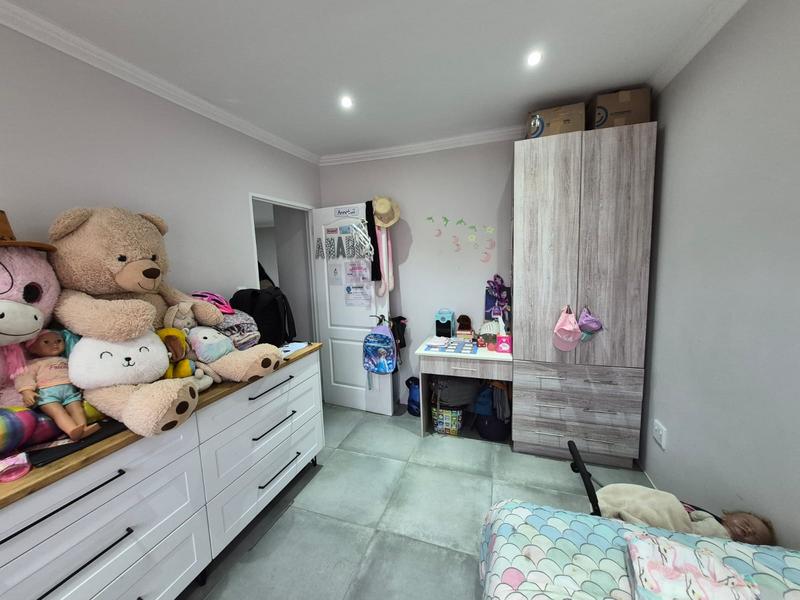 5 Bedroom Property for Sale in Die Bult Western Cape